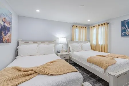 Beautiful downtown Oak Bluffs! Отели рядом с достопримечательностью «ЙМКА Мартас-Винъярд»