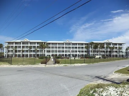 Seas the View Grand Caribbean West, great location