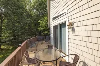 5 Bedrooms,Linens&Hot-Tub Lake Kayak Golf & SplitRock !