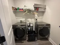 Modern New 3bd/3.5ba Close To Everything!