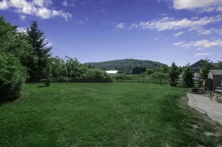 Charming Modern Victorian in the Village of EVL