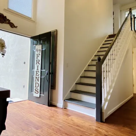 Gorgeous 4 BR Home - 1.5 mi from DT Alpharetta and Avalon