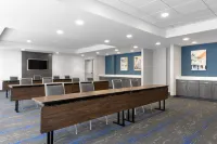 Hampton Inn & Suites St. Charles Old Town Area Hotels in Frontier Township