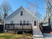 Cozy 4 Bedroom Home Away from Home - Wifi