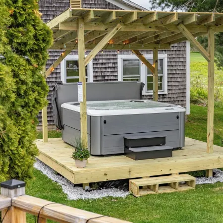 4-Season Waterfront Oasis Acadia with Hot Tub