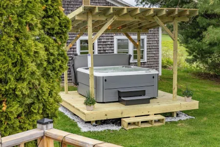 4-Season Waterfront Oasis Acadia with Hot Tub