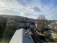 Large elegant apartment in the heart of Epernay. Quiet top floor with lovely view.