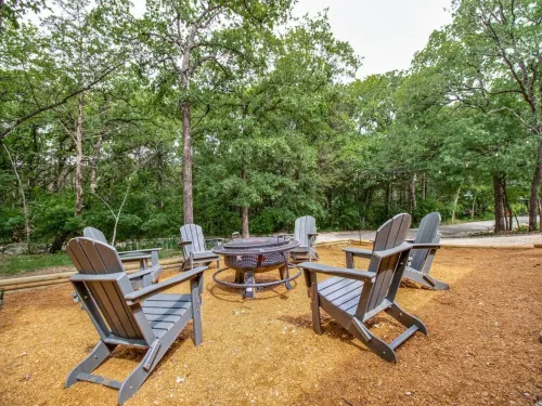Lakeside Cabin Newly Remodeled .4Mile to Boat Ramp with Boat Parking and Kayaks.