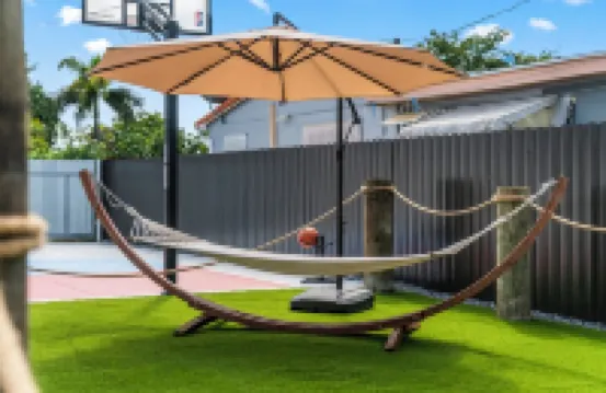 Fun Retreat: 6BR Pool, Games, Jacuzzi, BBQ & More