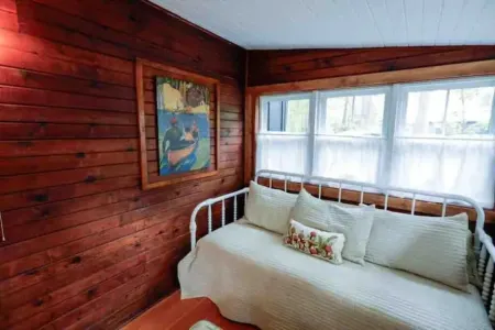 1940’s Charming Vintage Cabin