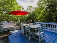 Forest Lane - Roomy Mt Snow 5 Bedroom Home with Hot Tub! Hotels in West Dover