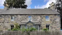 Rathmhor - lovingly restored traditional stone house in Cairngorms National Park Hotels in Kingussie