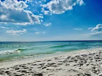 5 Bed/4 Bath House, Steps to Beach w/ Private Heated Pool, Ocean View, King Beds