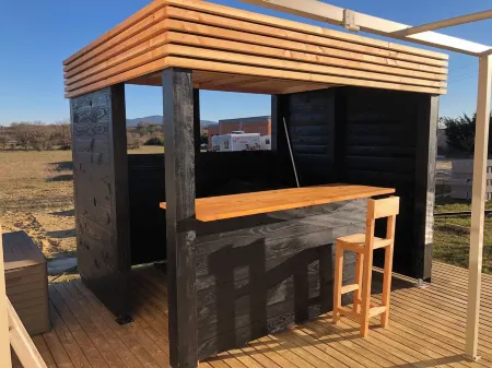 Air-conditioned villa with private pool Отели в г. Русон