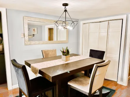 Lovely & Spacious 2 Br, W/King/Queen Beds  2 Bath.