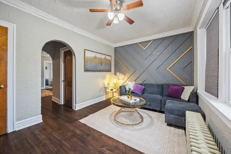 Chicago style apt/Near Hosp/ORD/MDW/DT