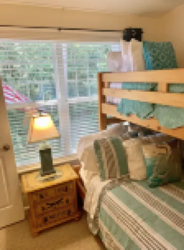 2-bedroom cottage just 3 minutes drive to Moody Beach