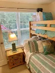 2-bedroom cottage just 3 minutes drive to Moody Beach