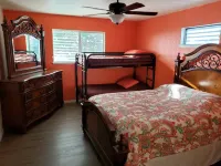 Laguna Madre Getaway 鄰近Oso Bridge Plaza的酒店