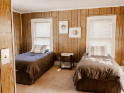 Scenic   River  View Hotels in Enfield