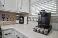 STEPS to Beach! 2B/2B, Sleeps 9! Beach, POOL, Repeat! NEW! Grill! Wagon!