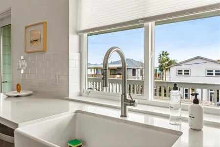 Sea La Vie - A Stunning Beach Retreat!