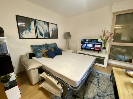 Loft Industriel à Côté de La Défense et L'arena Отели рядом с достопримечательностью «Университет Париж Нантер»