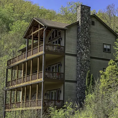 New Luxury Smoky Mountain Country Club Condo, Garage, Washer & Dryer, View!!