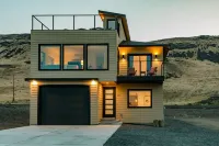 Wild Horse - hot tub, fire pits, game room, EV charger, 15 min to the Gorge