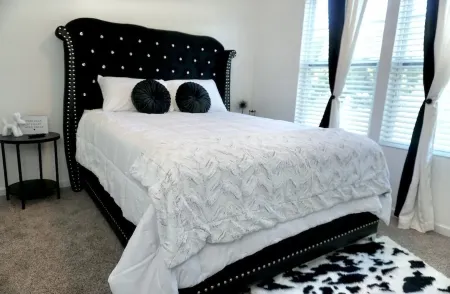 Luxurious Home Near UNC & More..Wi-Fi.2 lofts Отели рядом с достопримечательностью «Университет Северная Каролина в Шарлотт»