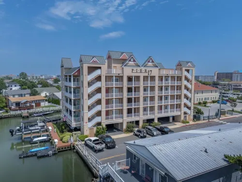 3-bedroom family-friendly condo with WiFi & swimming pool in adorable Ocean City - 4 ดาว