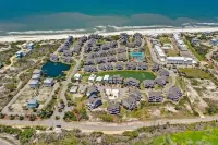 Comfy family friendly house, short stroll to the beach!