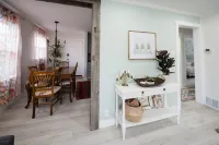 Close To Everything: Downtown, bars/restaurants/coffee, ski resorts nearby