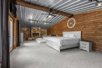 Waterfront @ Tiger Creek Retreat Sleeps 16