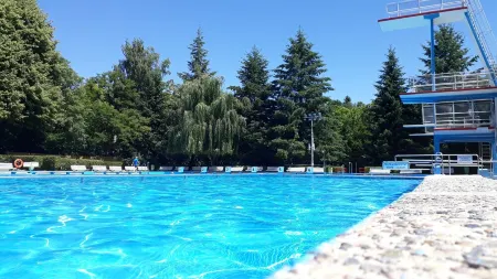 Holidayflat with balcony, seperate entrance, near Thuringian Forest Отели в г. Флох-Зелигенталь