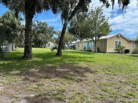 NEW in Suwannee 5-bedroom with 11+ beds with Free boat slip and trailer parking