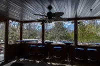 Hidden gem, secluded yet close to everything. Perfect multi-family retreat.