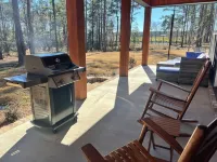 2-Bedroom Cabin Overlooking a Private Lake with Dock and Kayaks Hotels in Covington County