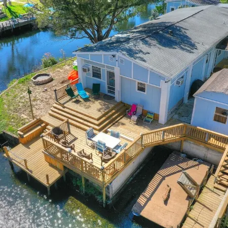 4 Bedroom Farmhouse On The River 2