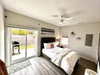 MODERN Beach Home! Dogs Welcome! 6 Passenger Golf Cart & Free Town of CB Parking