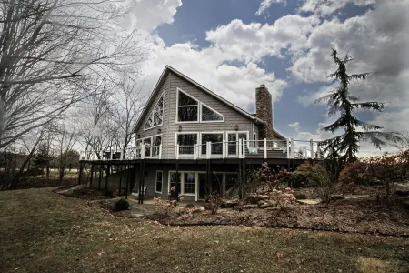 A Luxury Family Mill Creek Lake Retreat