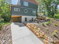 Cozy 1-bedroom apartment close to brilliant Downtown Asheville with WiFi, AC!