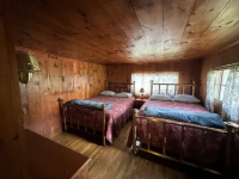 Vintage 1920s Speakeasy Cabin Overlooking the Sandy Shores of Swan Lake!