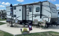 Howdy RV & Resort Bryan, 10mi to TX A&M,off Hwy 6. Amenities included, sleeps 5!