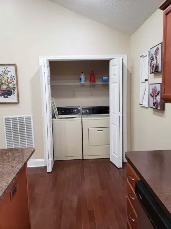 Comfortable In-Town Stay - Clayton, GA