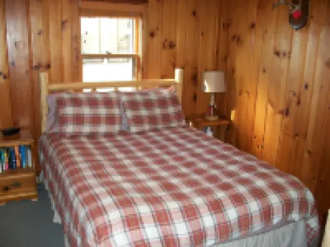 Cozy 2 Bedroom Cabin With Gas Fireplace