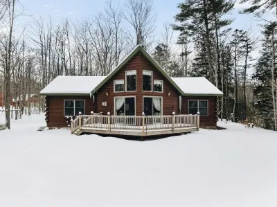 The Hansberry Cabin - Forest Setting - Hiking & ATV Trails - Lake - Pond - River