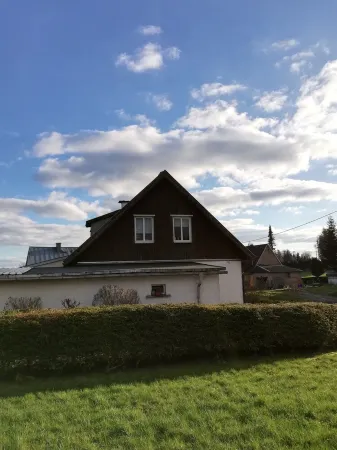 Ferienwohnung Isis - Am Tor zum Thüringer Wald Отели в г. Зоннеберг