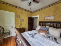 Sugar Magnolia House-Romantic Historic Home Hotel dekat St. John's Cathedral