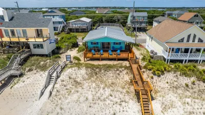 The Salty Snail - Oceanfront Cottage Hotels near Topsail Beach fishing pier
